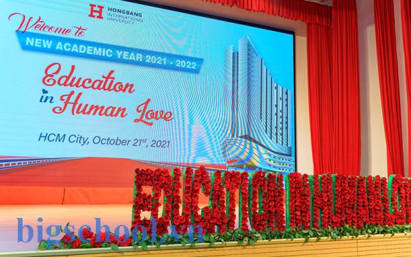 Đại học có khai giảng không? Thông tin mới nhất 2025 2 Đại học Quốc tế Hồng Bàng tổ chức Lễ khai giảng năm học 2021-2022 - Trường Đại học Quốc tế Hồng Bàng