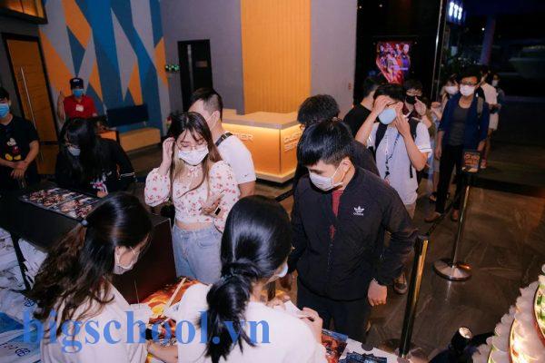 Fan Screening tranh nhau đến sớm nhận vé và quà | Báo Pháp Luật TP. Hồ Chí Minh