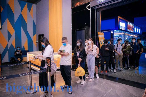 Fan Screening tranh nhau đến sớm nhận vé và quà | Báo Pháp Luật TP. Hồ Chí Minh