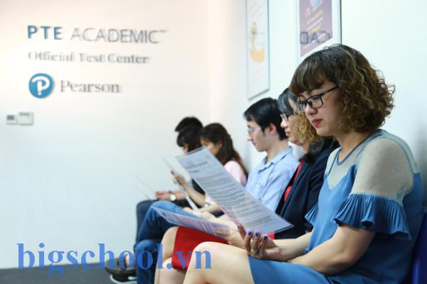 Lệ phí thi PTE 2025: Bảng giá và Mẹo tiết kiệm chi phí 3 Nên Thi PTE Ở Đức Anh Hay EMG Education Ở Đâu Tốt Hơn?