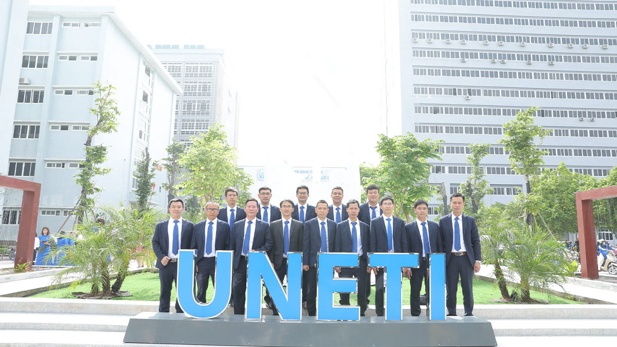 Trường Đại học Kinh tế kỹ thuật công nghiệp có tên tiếng anh là University of Industrial Economics and Technology 