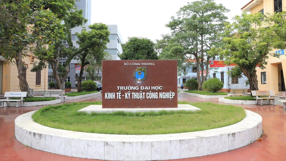 Trường Đại học Kinh tế kỹ thuật công nghiệp là trường công lập thuộc Bộ Công thương